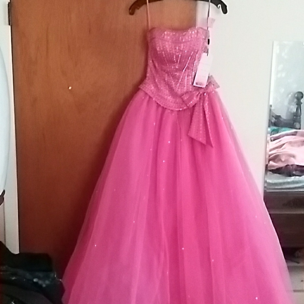 Prom Dress - Picture 3 of 3